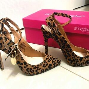 Shoe Dazzle Brown Leopard Heels